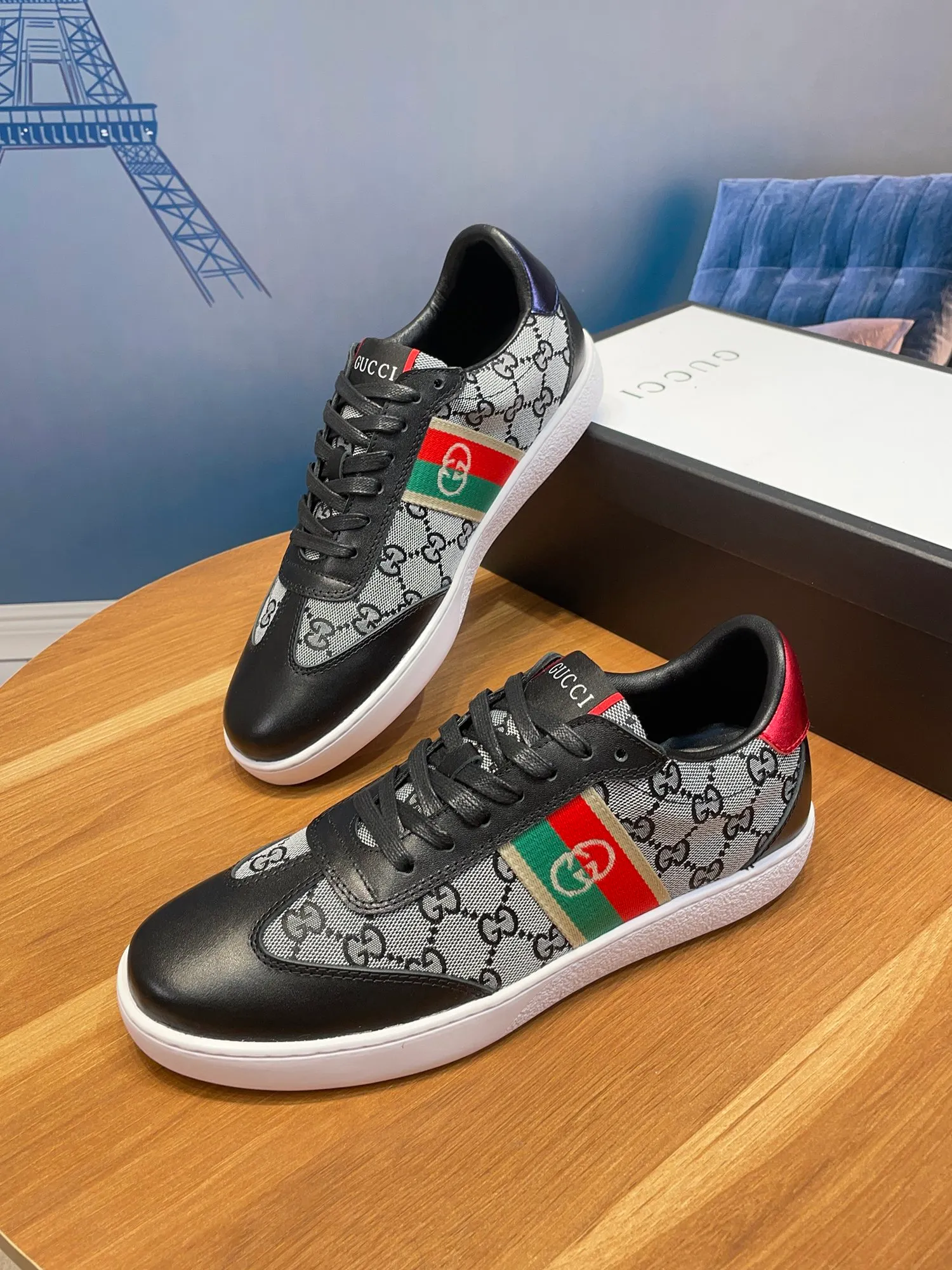 Factory price: 400💰New model is here again! [Gucci Sports Men's Shoes] Gucci fashionable casual men's shoes🇨🇳Original 1:1 mold opening, new model debuts first💯Not high-profile but avant-garde, simple, low-key and fashionable, super versatile style🌿Made with original cowhide leather and cloth➕Sheepskin lining🎋The version is comfortable on the feet, first-class workmanship🍍Size 38-44, (customized 45)👉
